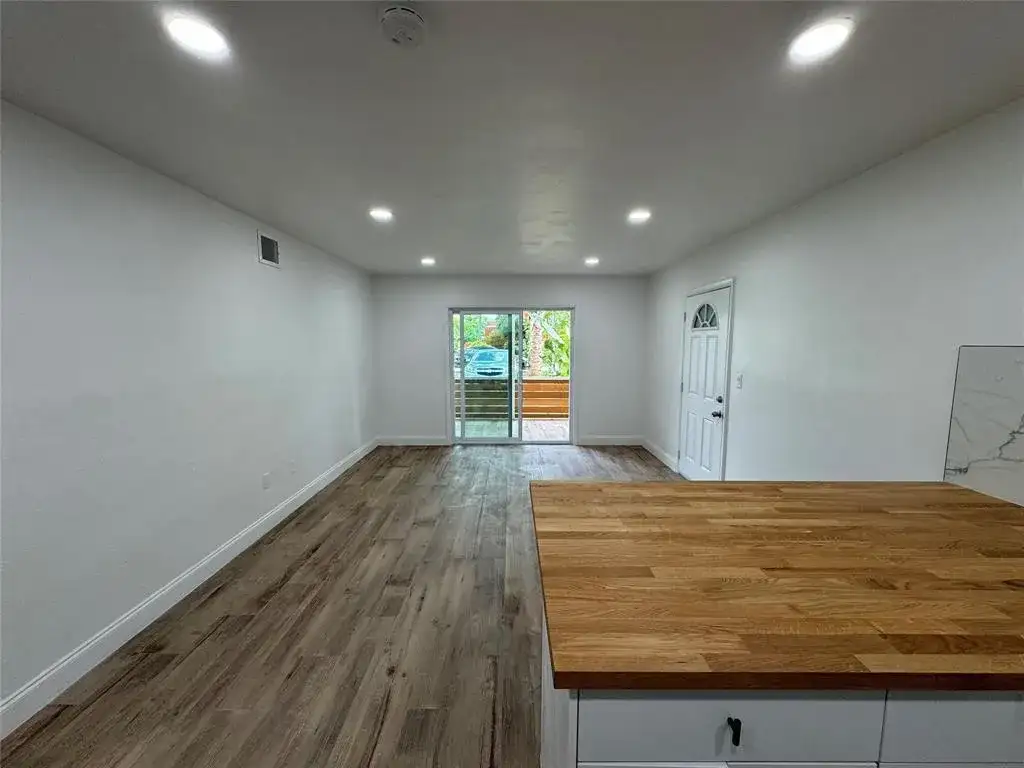2200 NE 173RD Street # 4, North Miami Beach FL 33160 photo 4