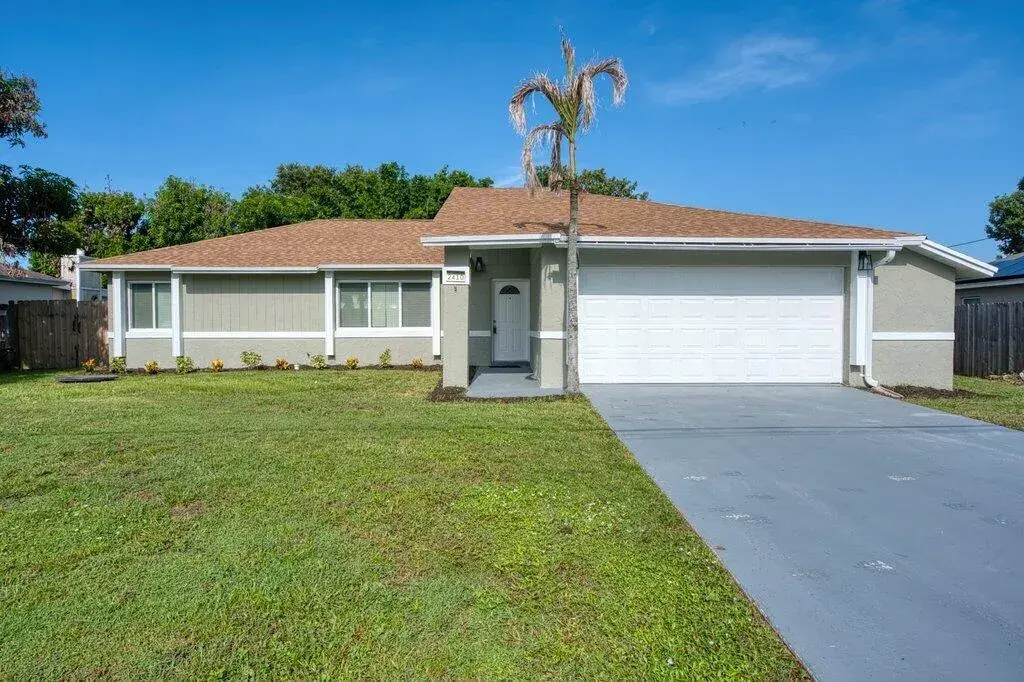 2410 SE Warwick Street, Port St. Lucie FL 34984