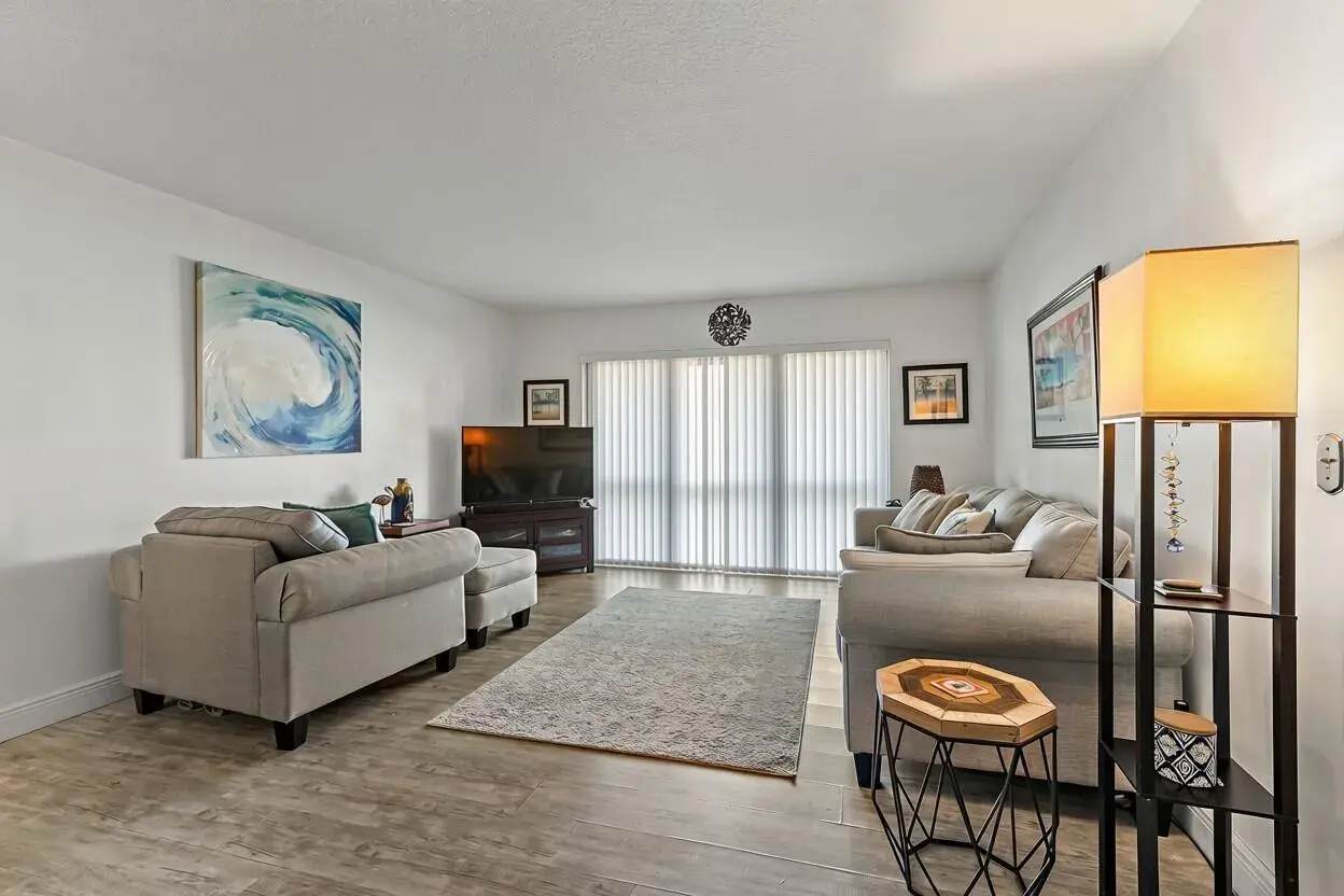 1111 GREEN PINE Boulevard # F1, West Palm Beach FL 33409