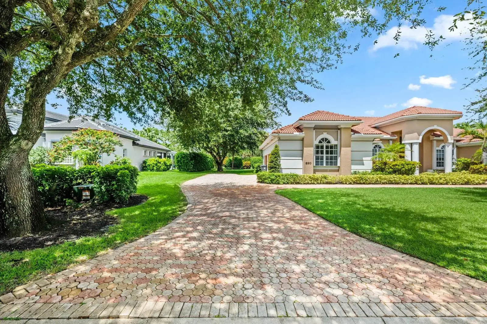 893 FOREST GLEN Lane, Wellington FL 33414 photo 4