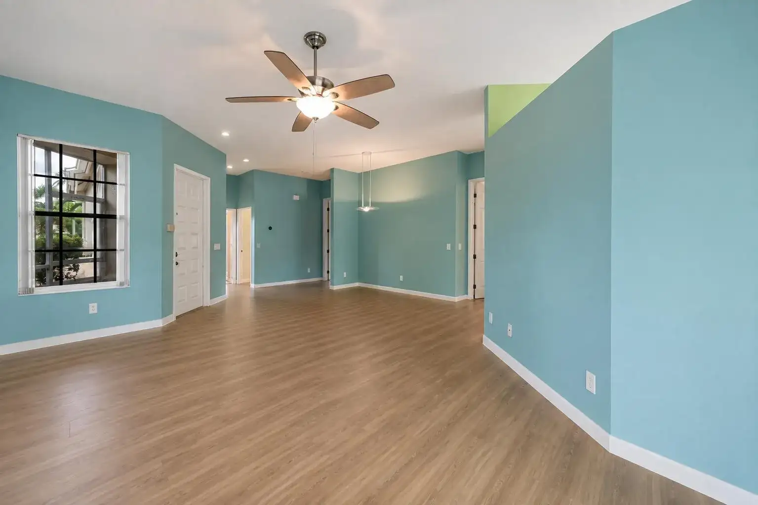 546 SW NEW CASTLE Cove, Port St. Lucie FL 34986 photo 4