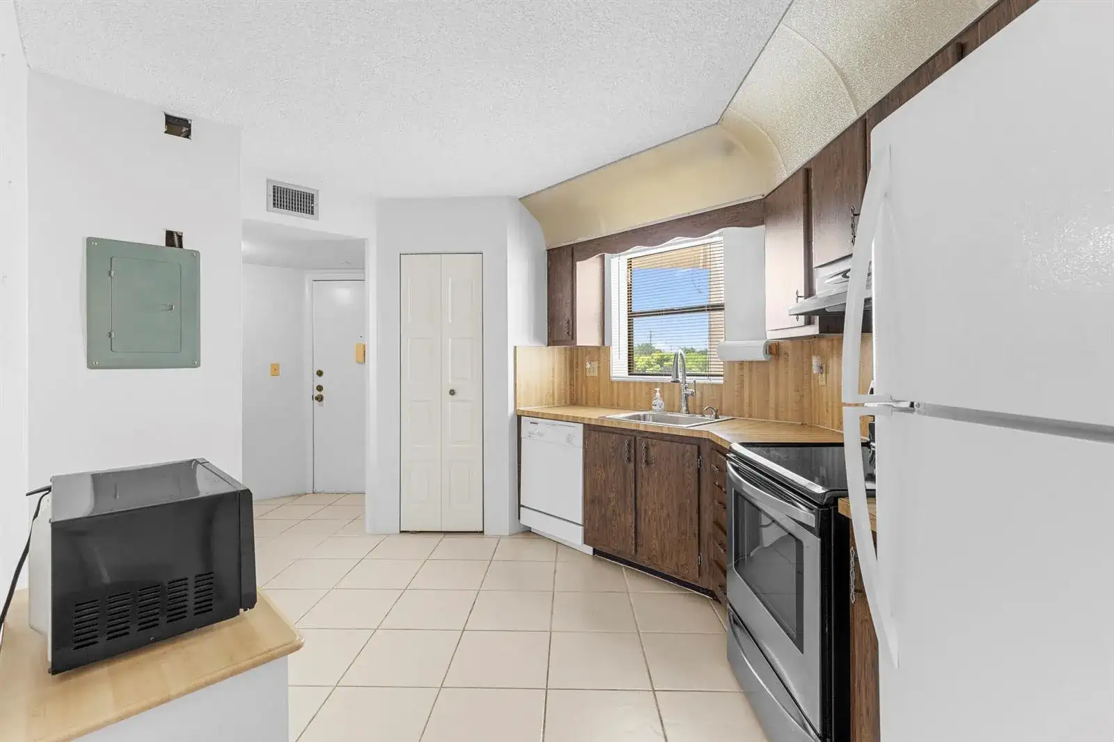 6555 W BROWARD Boulevard # 409, Plantation FL 33317 photo 4