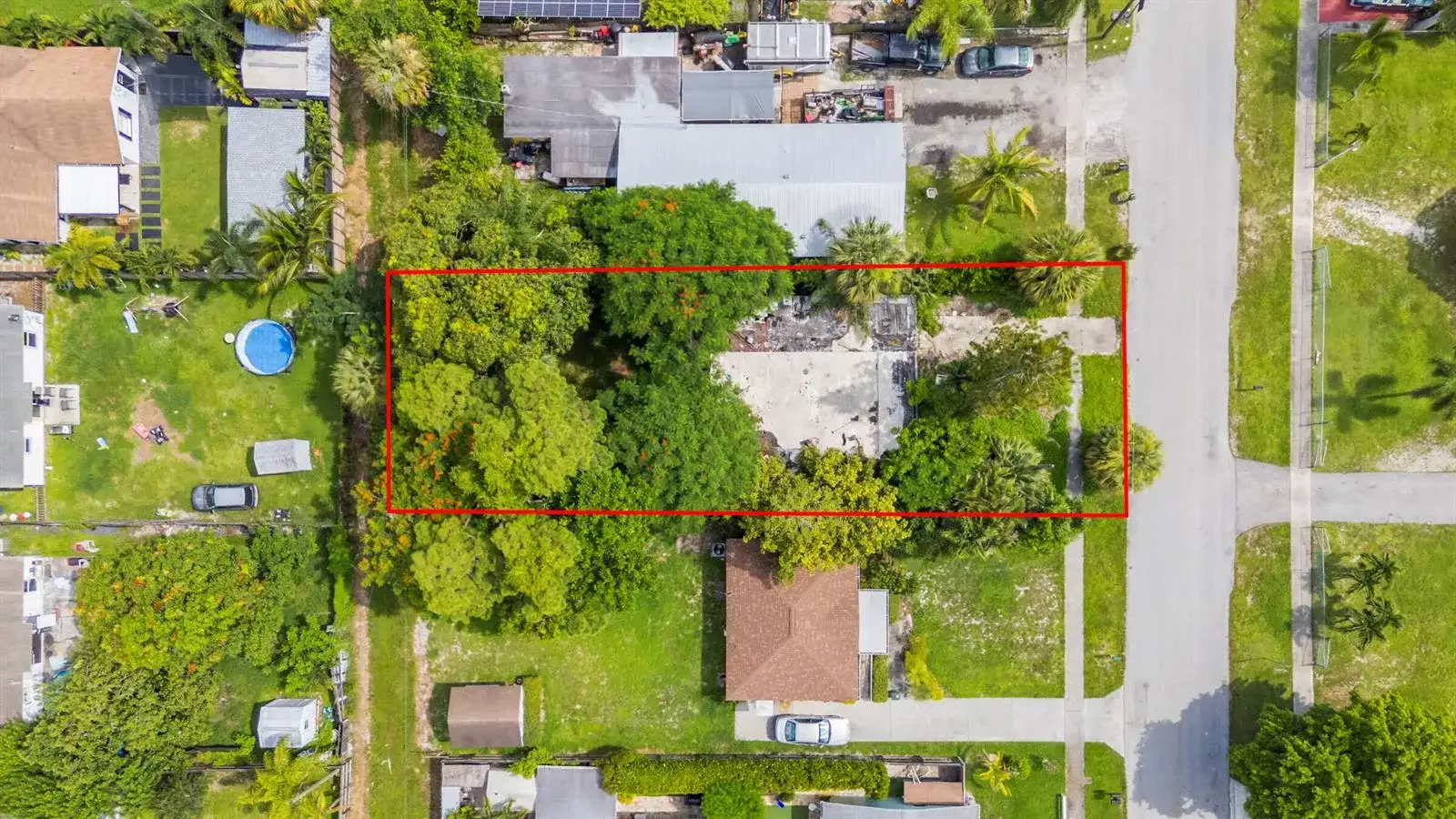 240 PERRY Avenue, FL 33463 photo 2