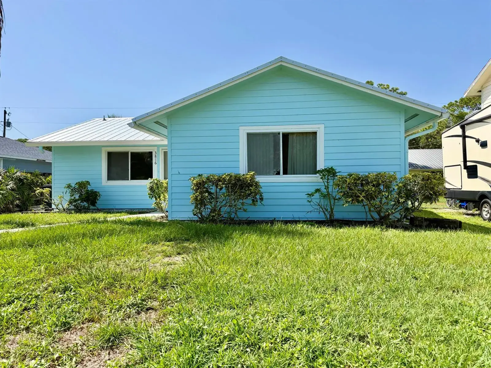 3816 SE Middle Street, Stuart FL 34997 photo 2
