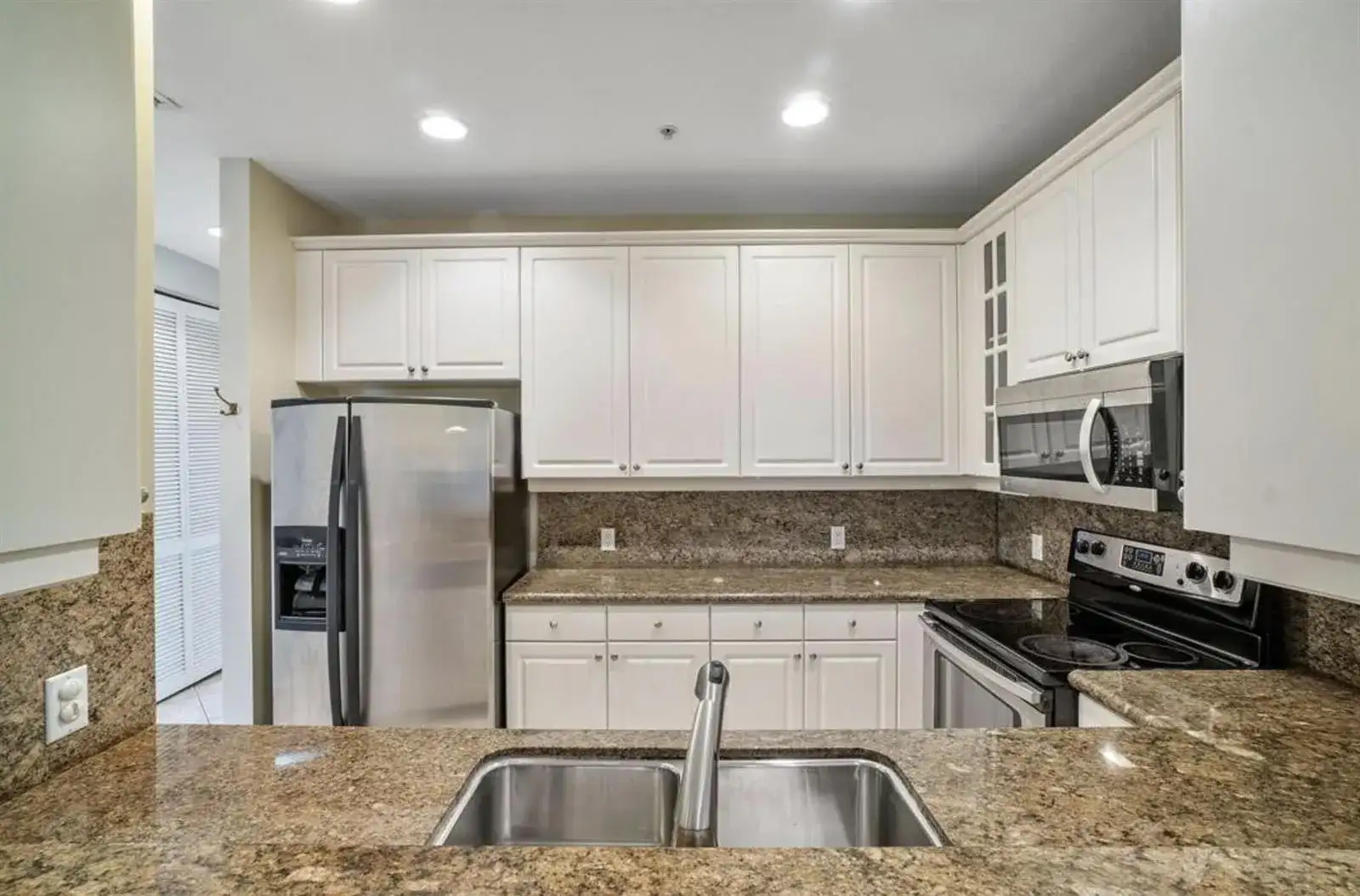 1410 PIAZZA DELLE PALLOTTOLE, Boynton Beach FL 33426 photo 2