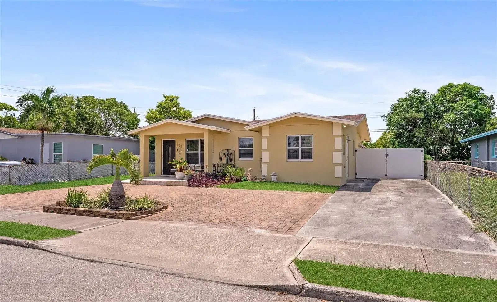 708 HILLCREST Boulevard, West Palm Beach FL 33405 photo 3