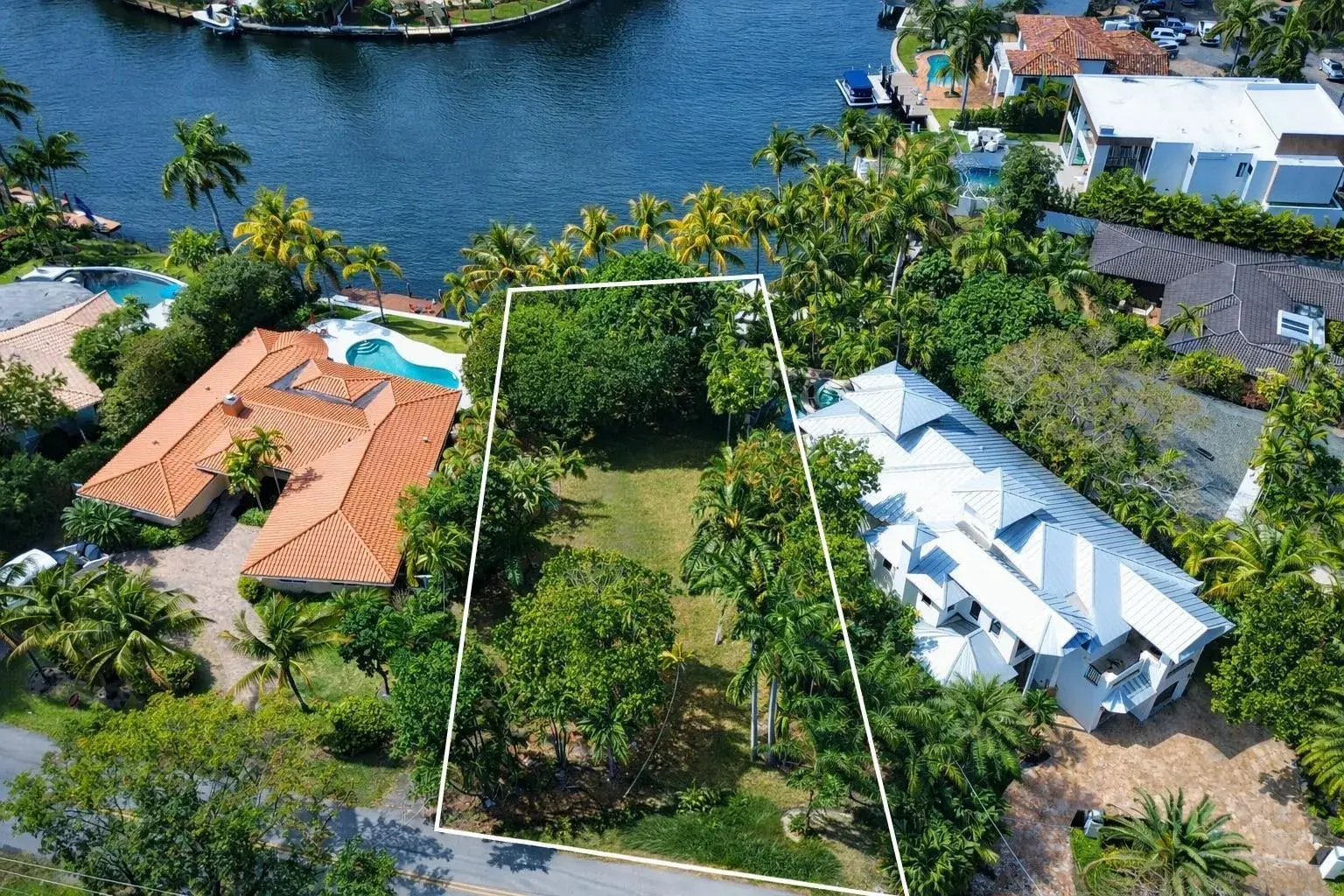 2405 MIDDLE RIVER Drive, Fort Lauderdale FL 33305