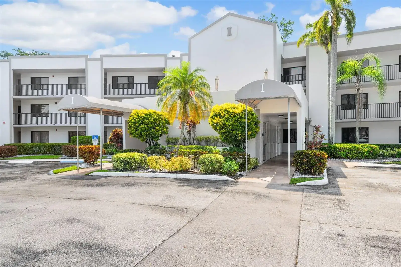 10837 W CLAIRMONT Circle # 208, Tamarac FL 33321