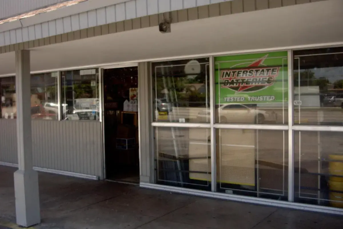 4420 W HALLANDALE BEACH Boulevard, Hollywood FL 33023