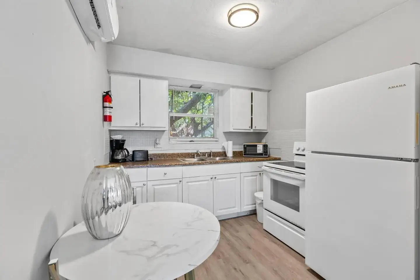 1826 Sherman Street APT 8, Hollywood FL 33020 photo 4