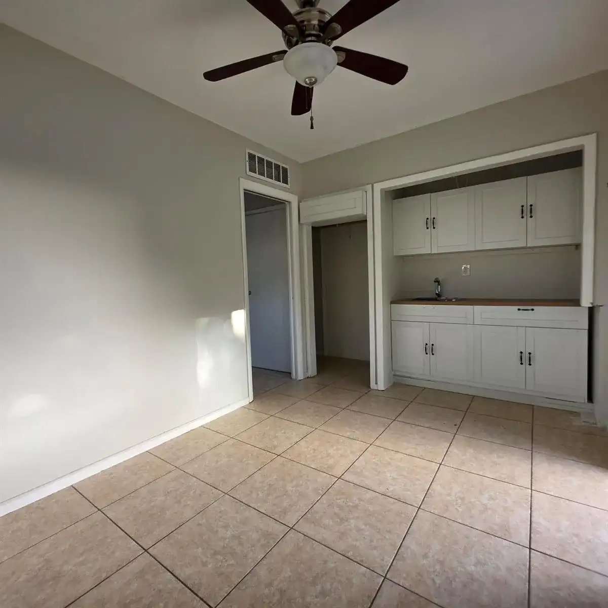1826 Sherman Street APT 16, Hollywood FL 33020