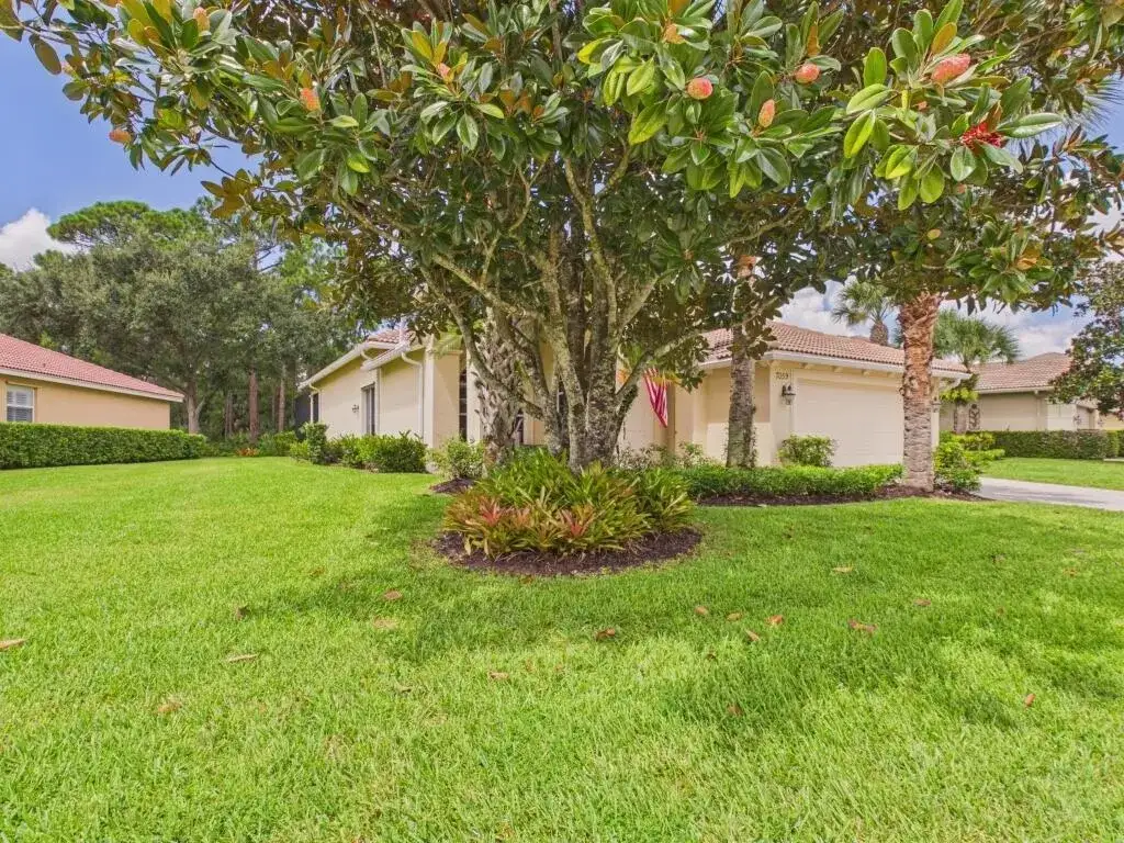 7059 MAIDSTONE Drive, Port St. Lucie FL 34986 photo 3