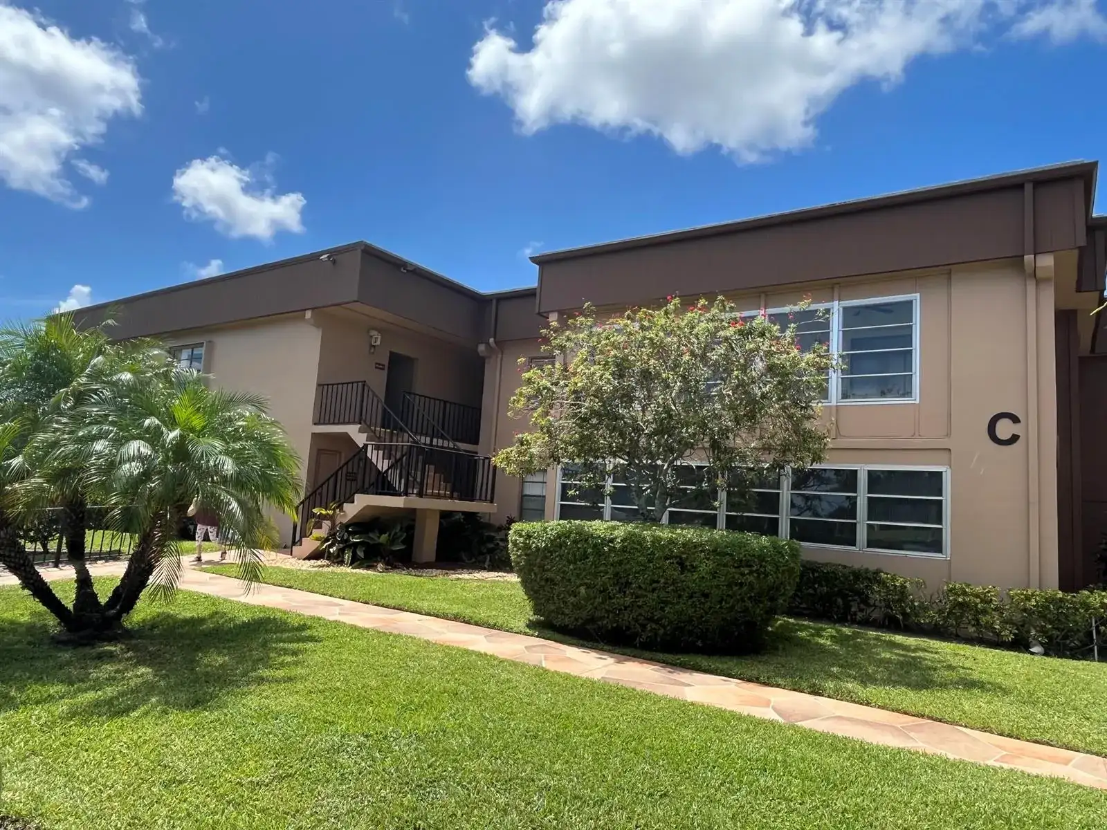 125 PIEDMONT C, Delray Beach FL 33484 photo 2