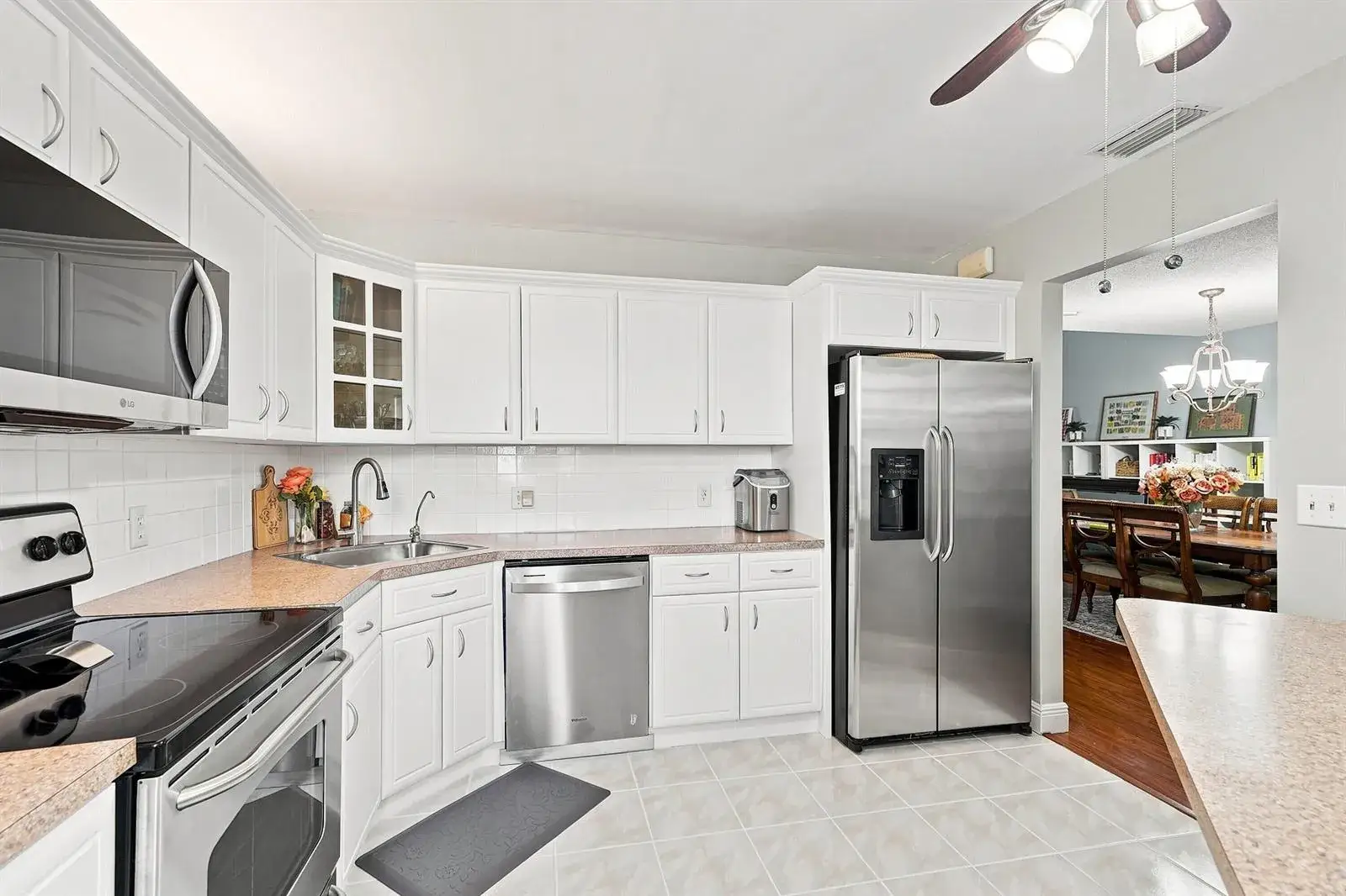 4111 CORAL TREE Circle # 321, Coconut Creek FL 33073
