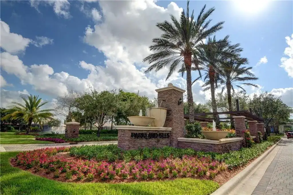 6272 NW 108TH Way, Parkland FL 33076 photo 2
