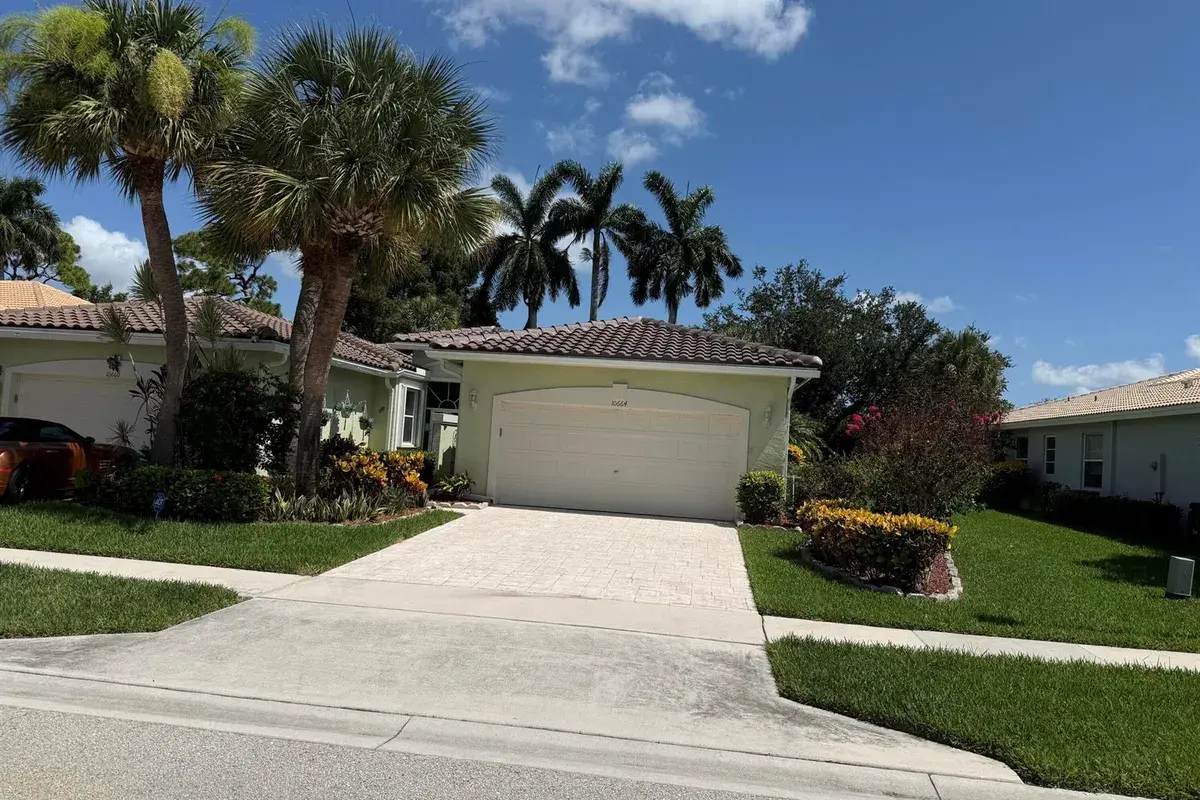 10664 Royal Caribbean Circle, Boynton Beach FL 33437