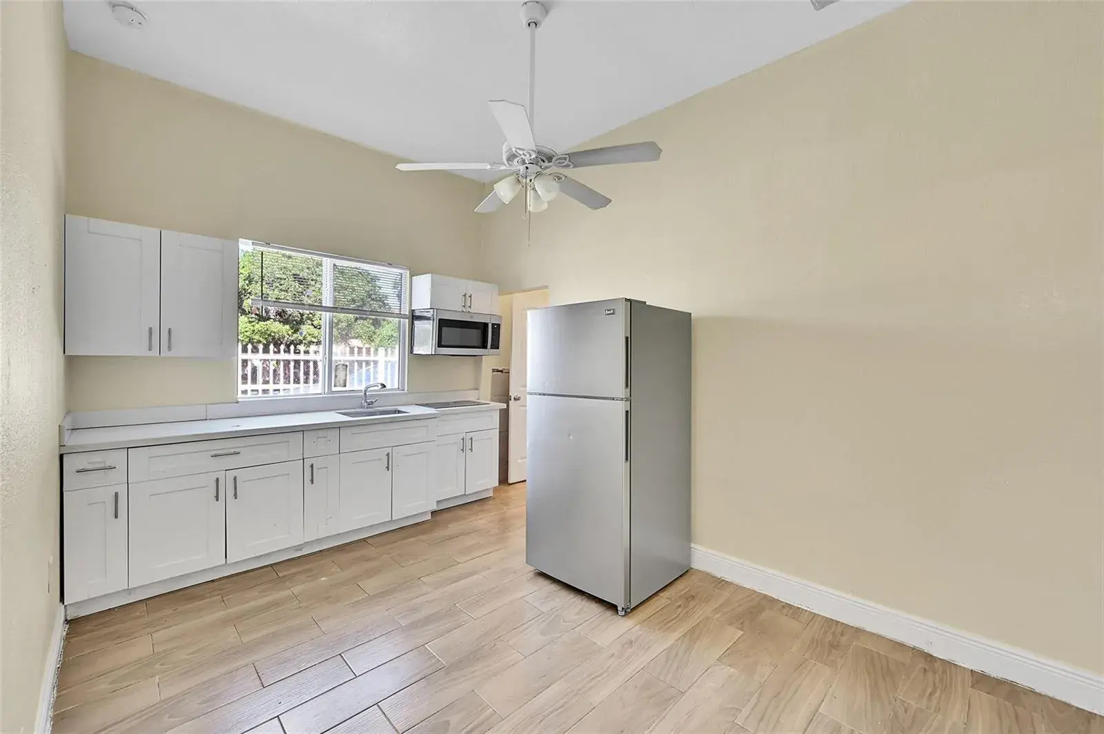 526 NW 15TH Way, Fort Lauderdale FL 33311