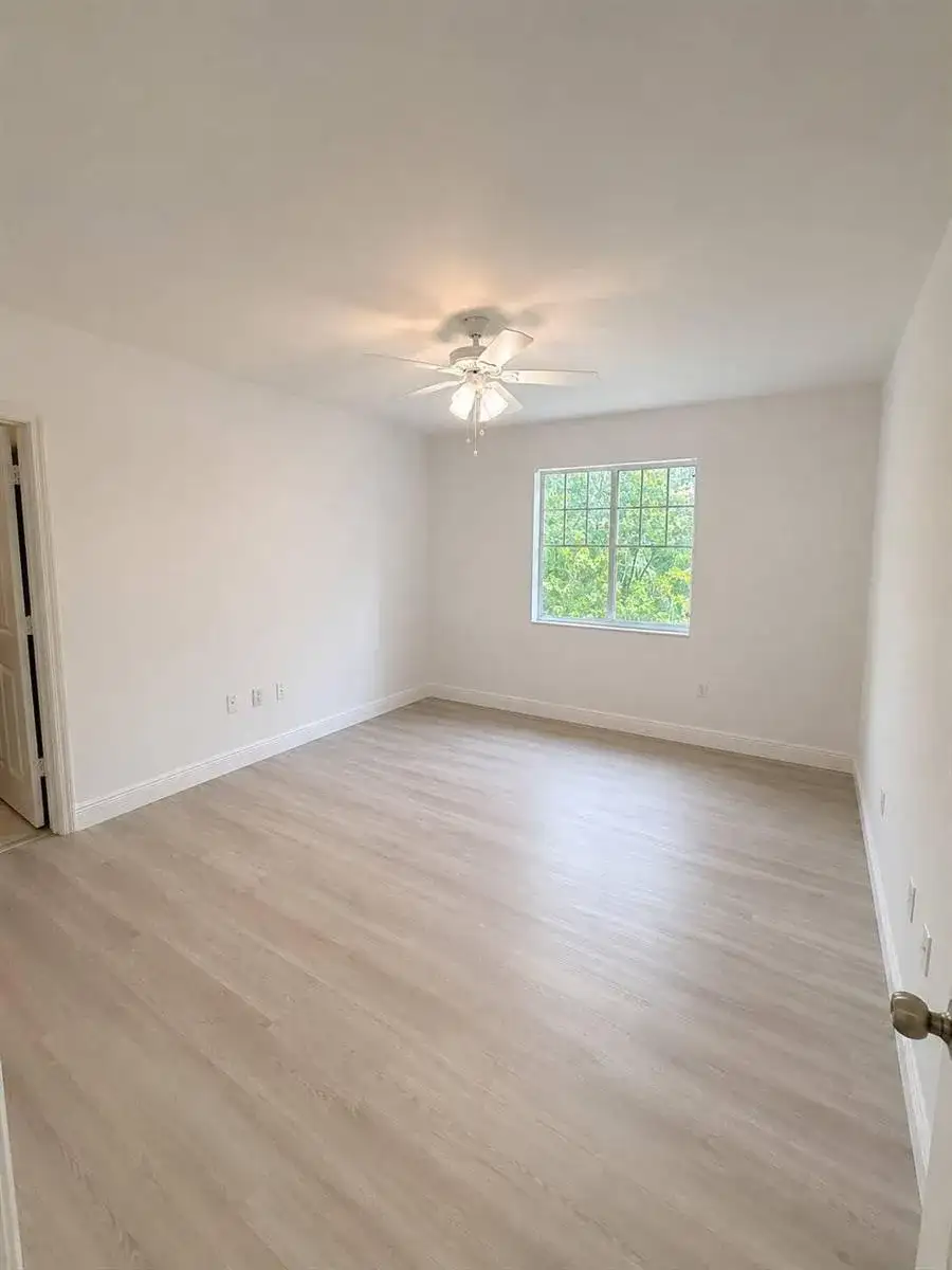 6386 EMERALD DUNES Drive # 308, West Palm Beach FL 33411 photo 4