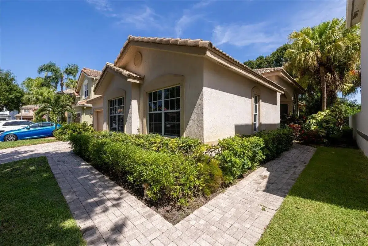 4841 N CLASSICAL Boulevard, Delray Beach FL 33445 photo 3