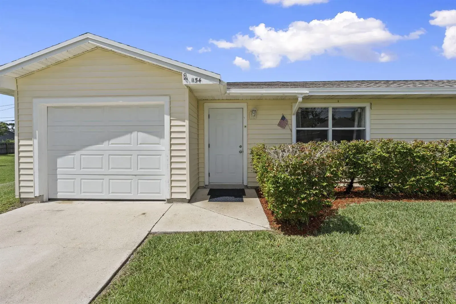 1154 SE Preston Lane, Port St. Lucie FL 34983