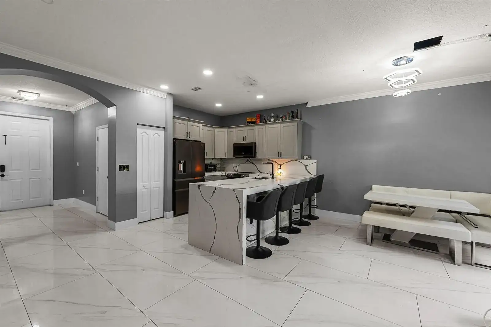 6119 Seminole Gardens Circle, Riviera Beach FL 33418 photo 4