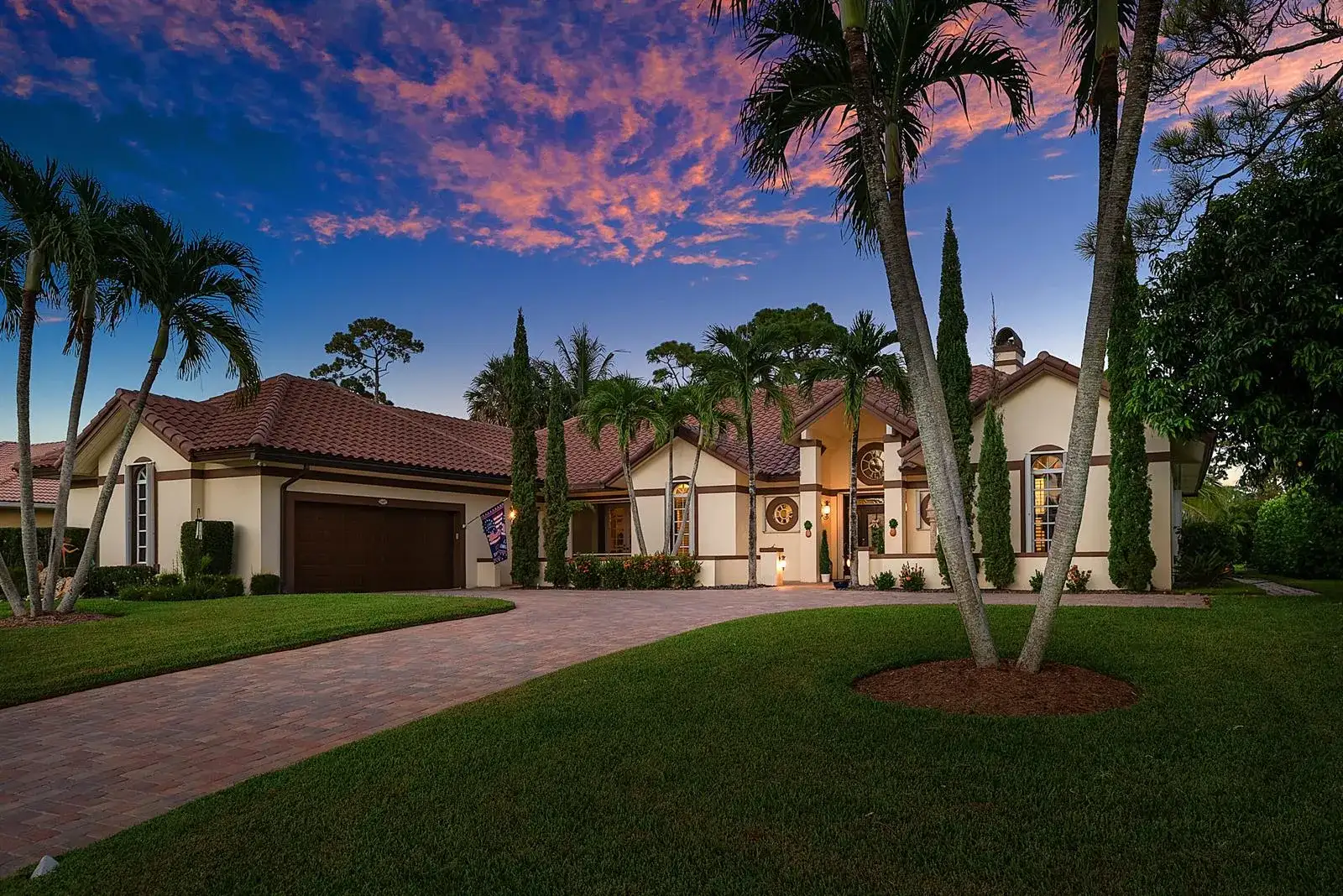 586 N Country Club Drive, Atlantis FL 33462 photo 2