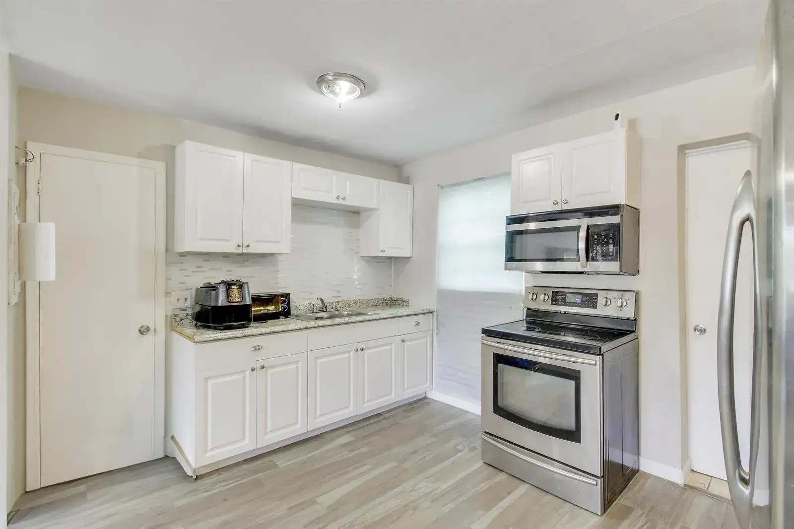 1325 W 32ND Street, Riviera Beach FL 33404 photo 3