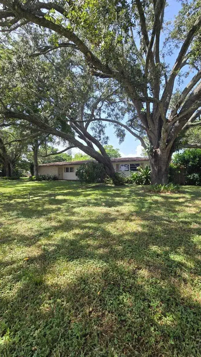 4511 E Country Club Circle, Plantation FL 33317 photo 3