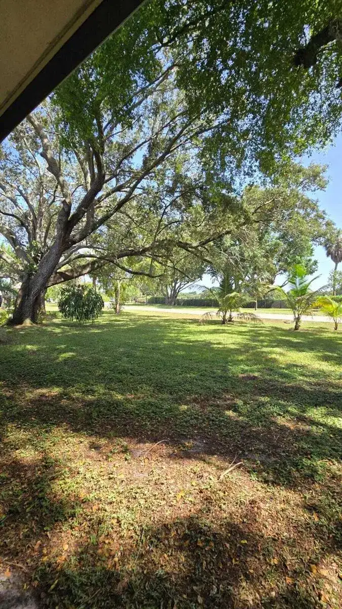 4511 E Country Club Circle, Plantation FL 33317 photo 4