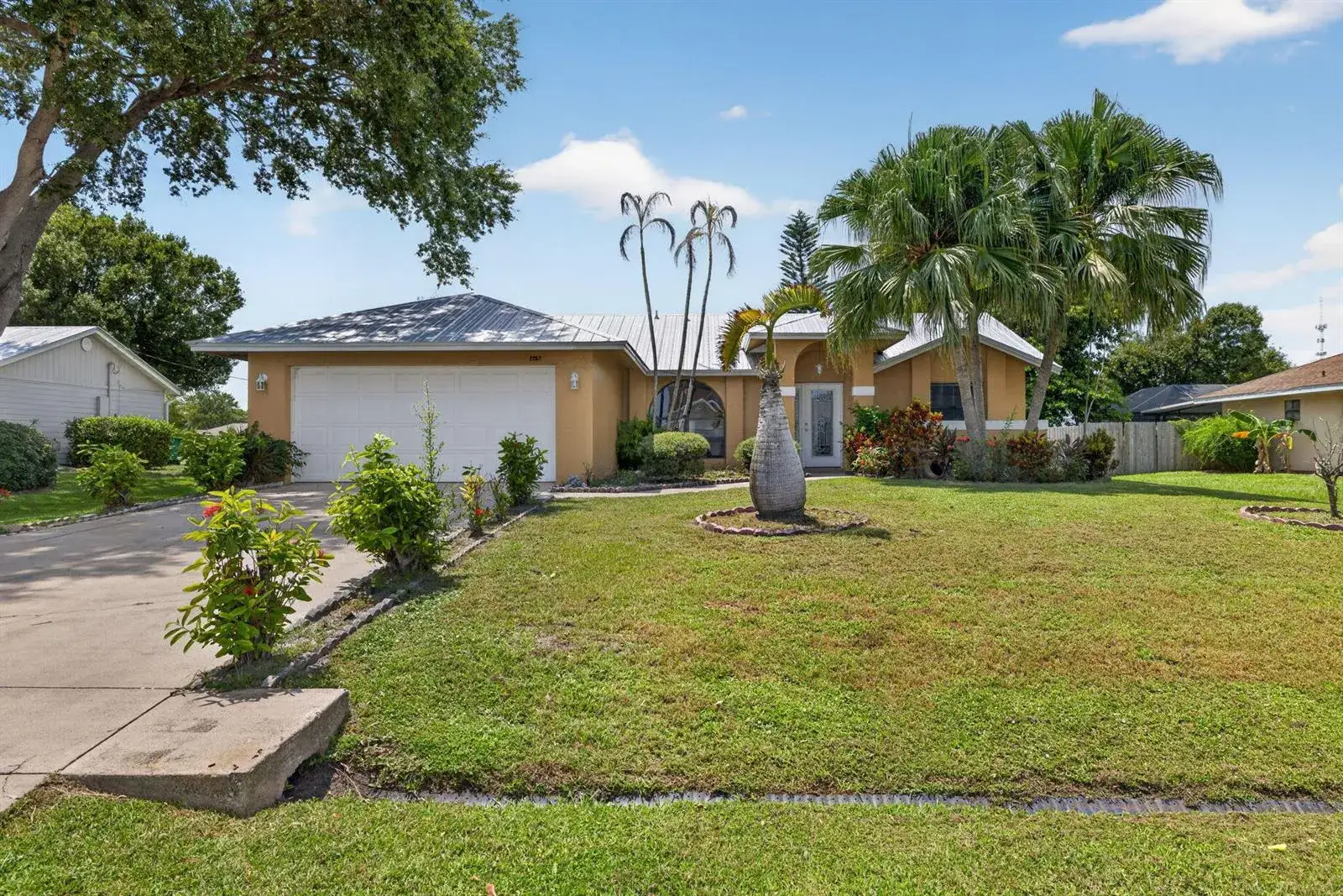 2252 SE MCMASTER Street, Port St. Lucie FL 34952