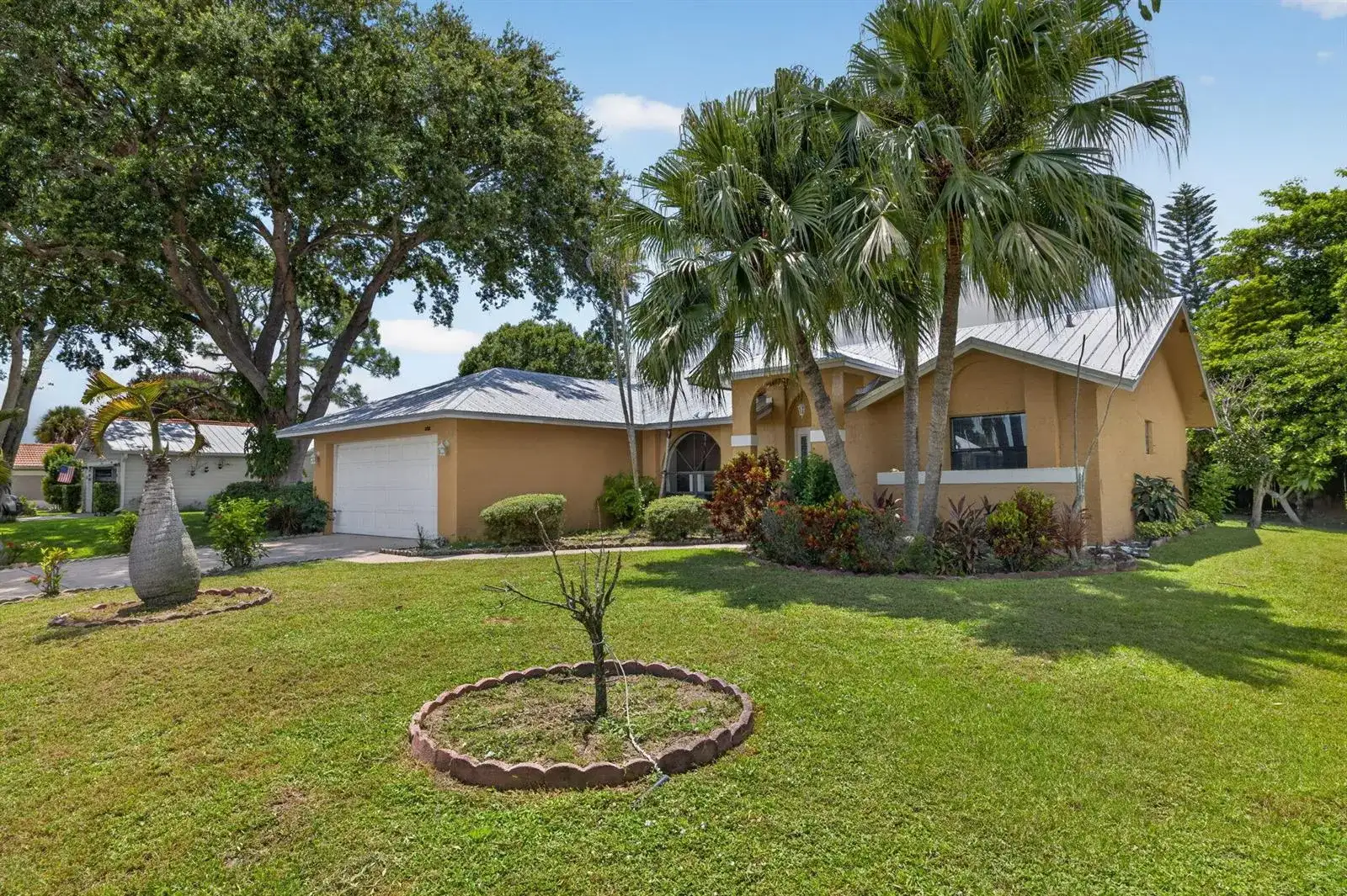 2252 SE MCMASTER Street, Port St. Lucie FL 34952 photo 2