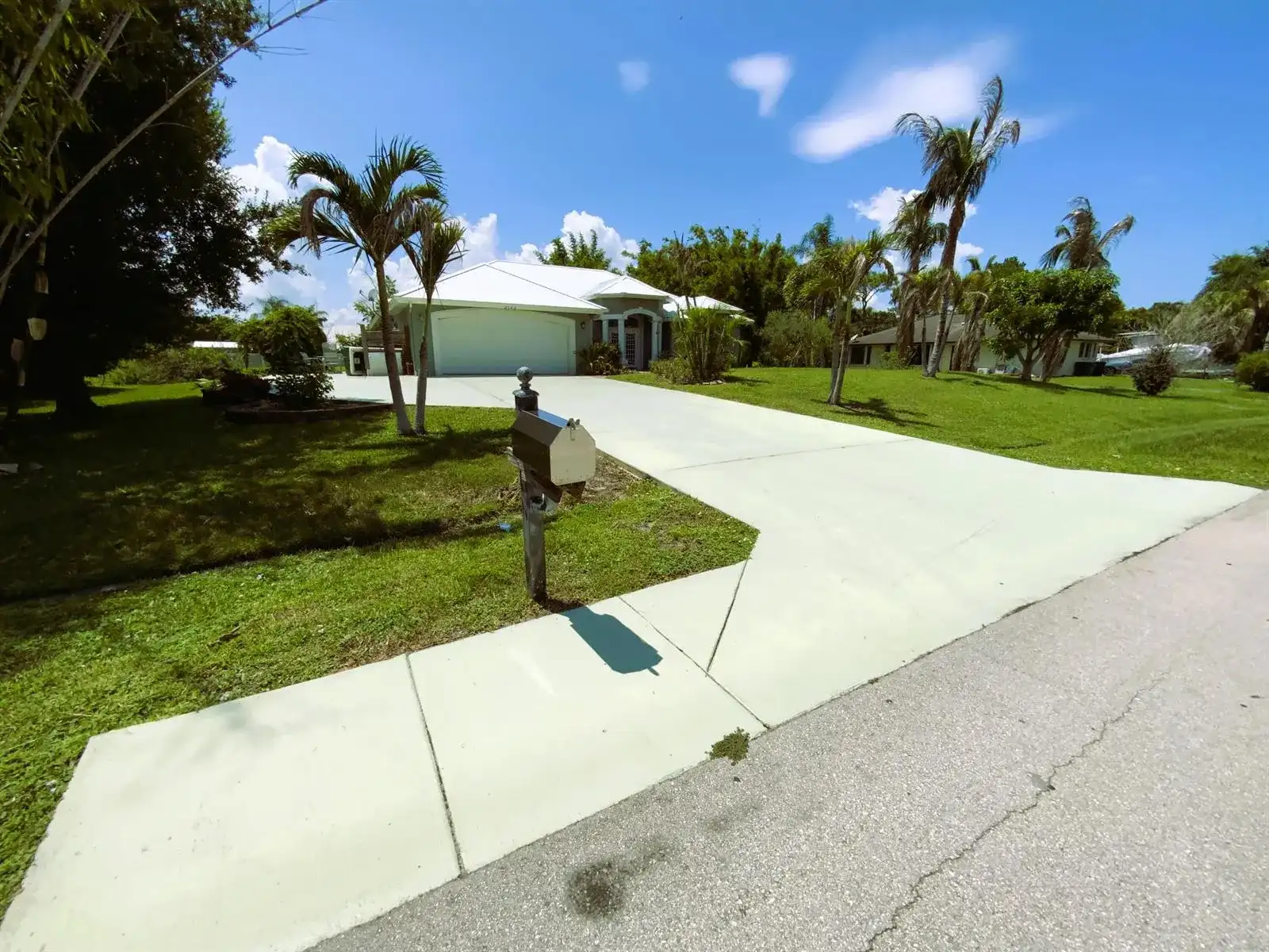 2142 SE Morningside Boulevard, Port St. Lucie FL 34952