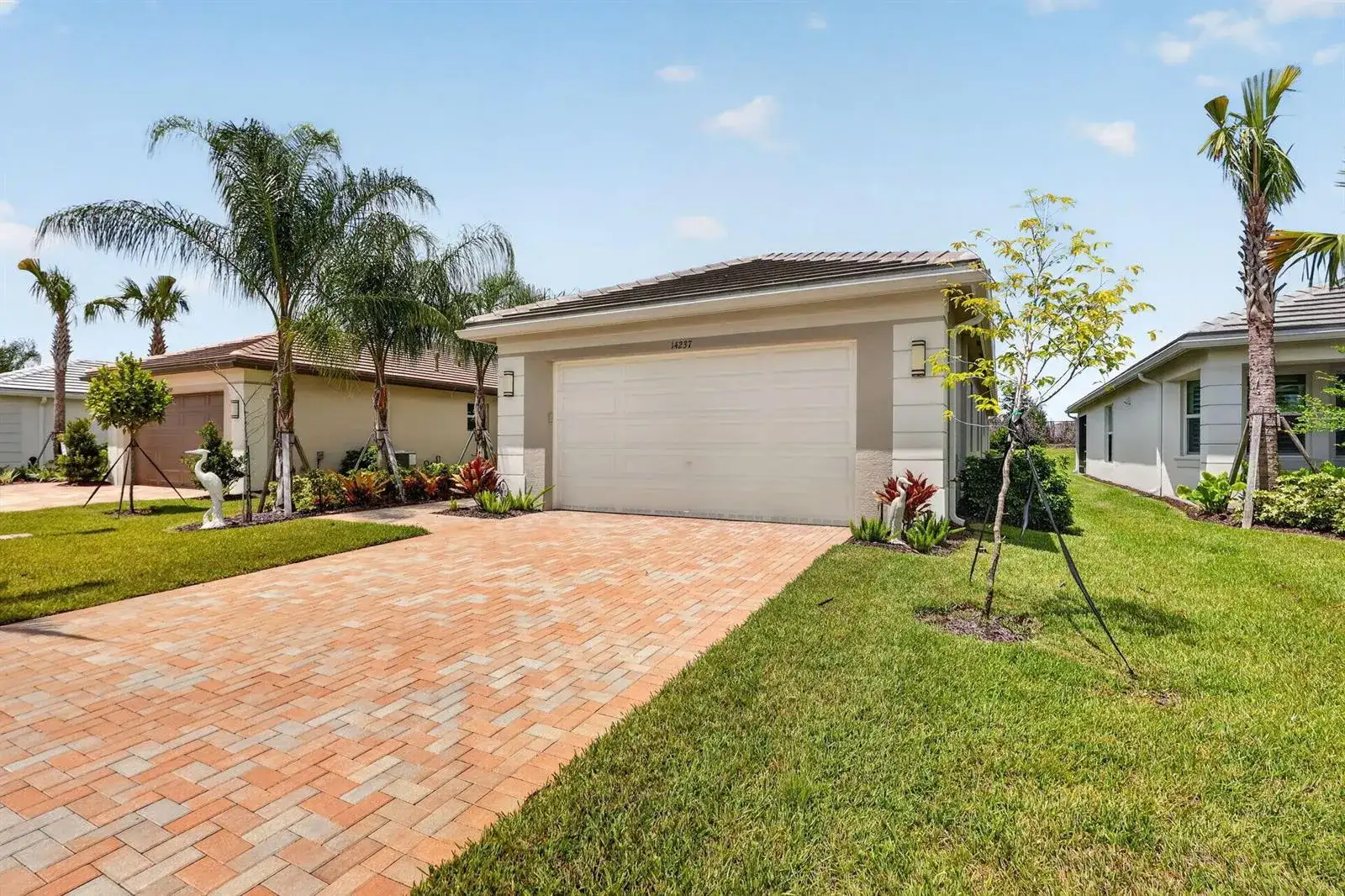 14237 SW WATERFALL Lane, Port St. Lucie FL 34987 photo 3