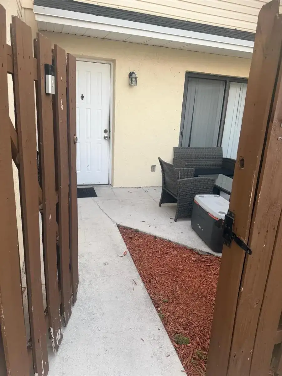 645 Executive Center Drive # 105, West Palm Beach FL 33401 photo 3