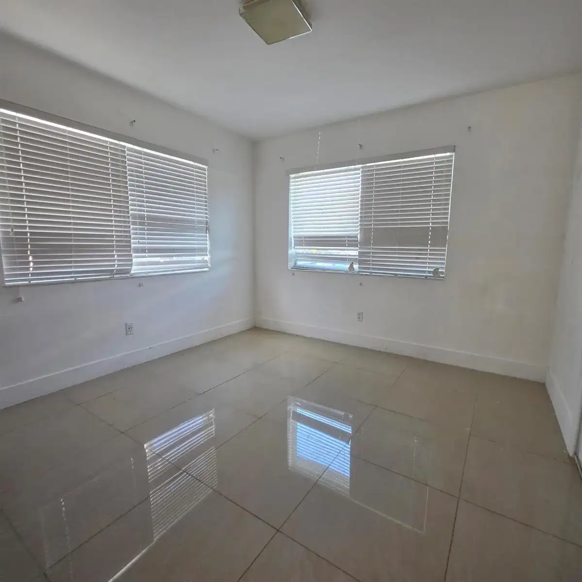 181 NE 168th Street, North Miami Beach FL 33162 photo 5