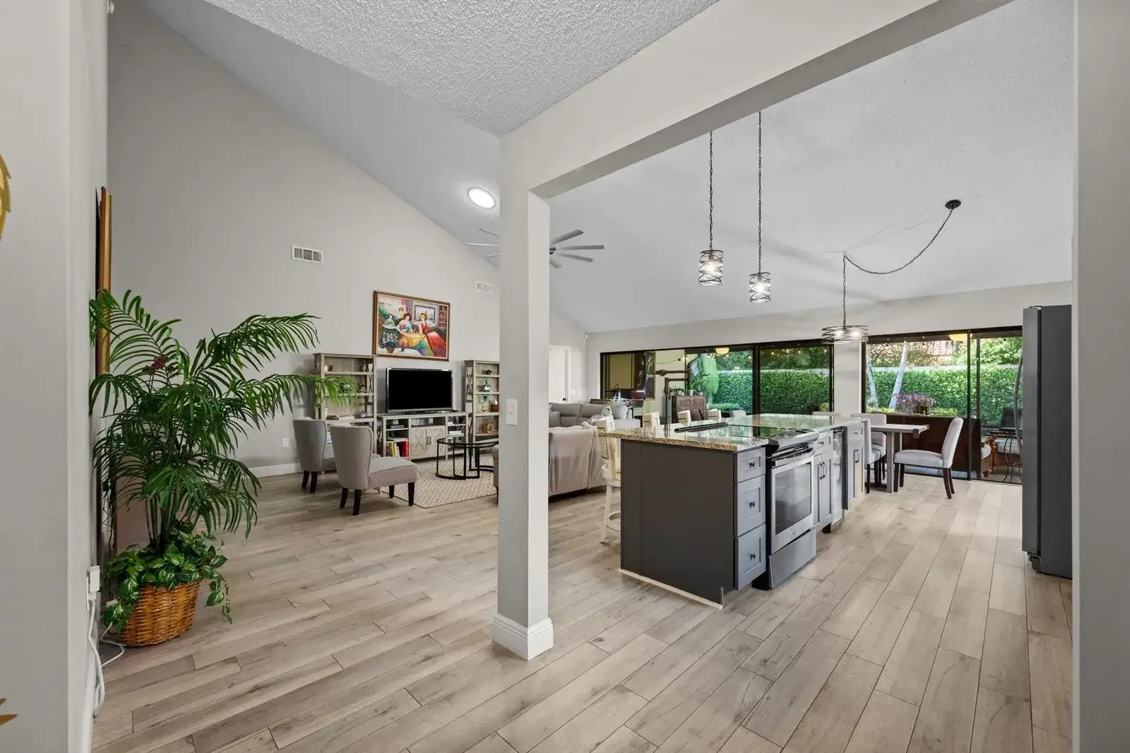 2895 FARRAGUT Lane, West Palm Beach FL 33409 photo 3