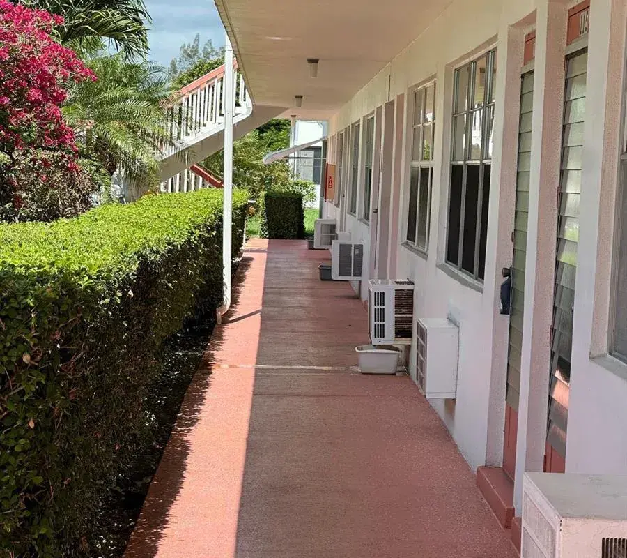 120 WINDSOR F Unit F, West Palm Beach FL 33417