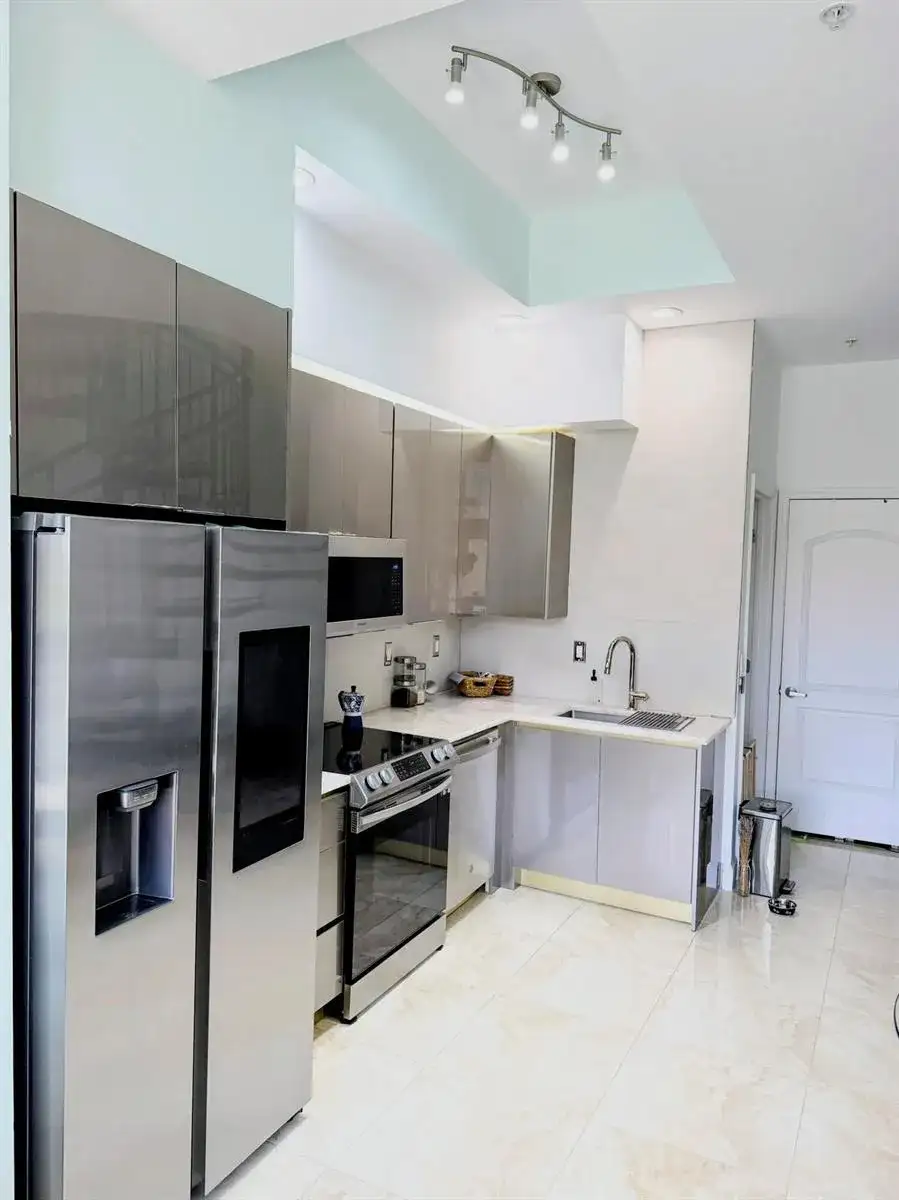 801 S Olive Avenue # 403, West Palm Beach FL 33401 photo 2
