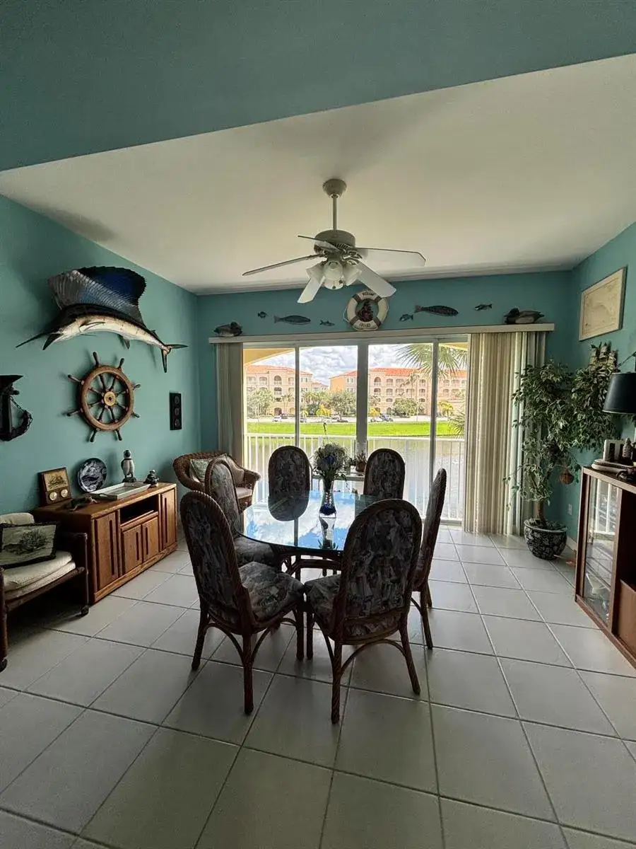 2 E HARBOUR ISLE Drive E # 203, Fort Pierce FL 34949