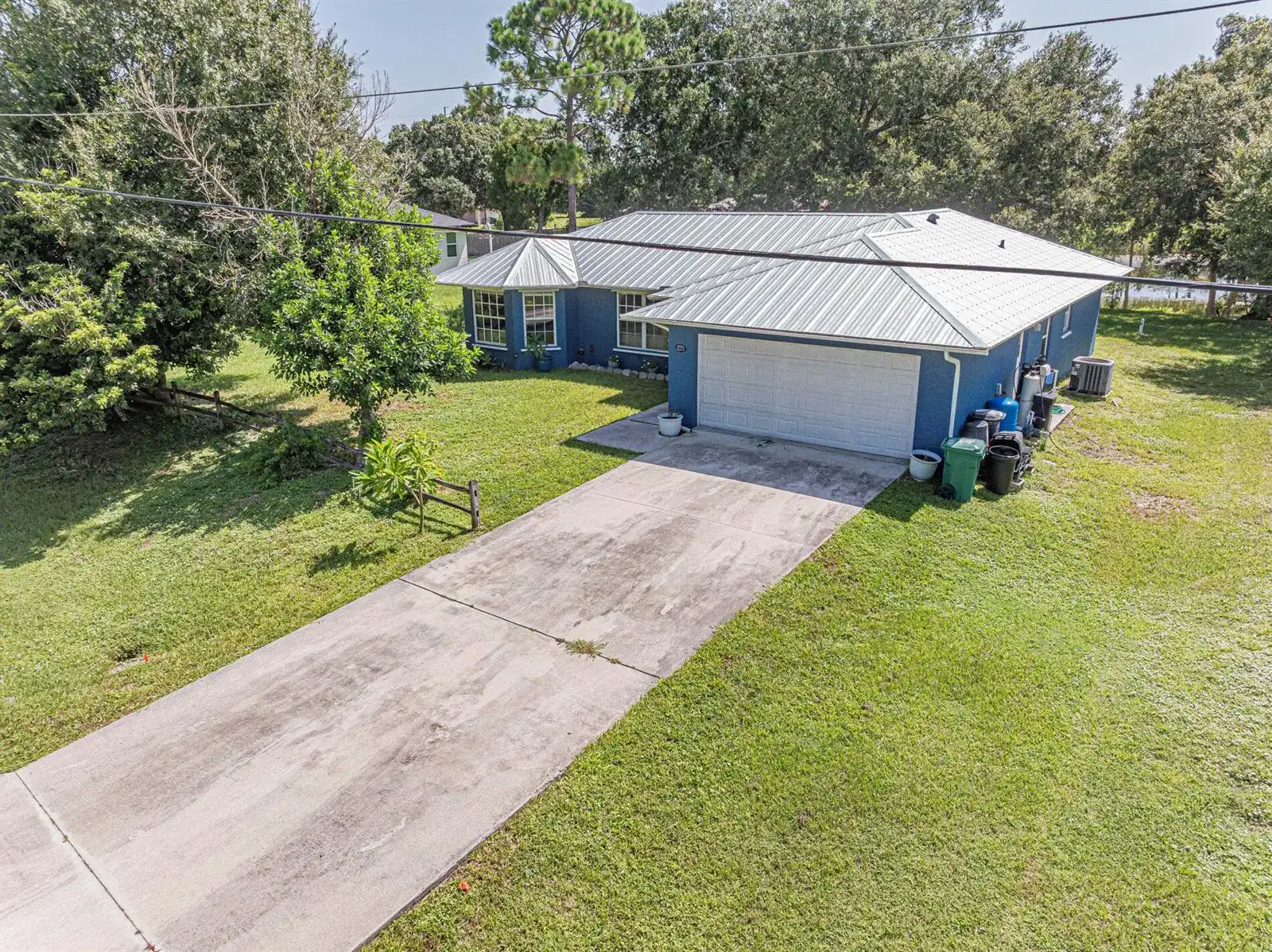 6704 HULDA Drive, Fort Pierce FL 34951 photo 2