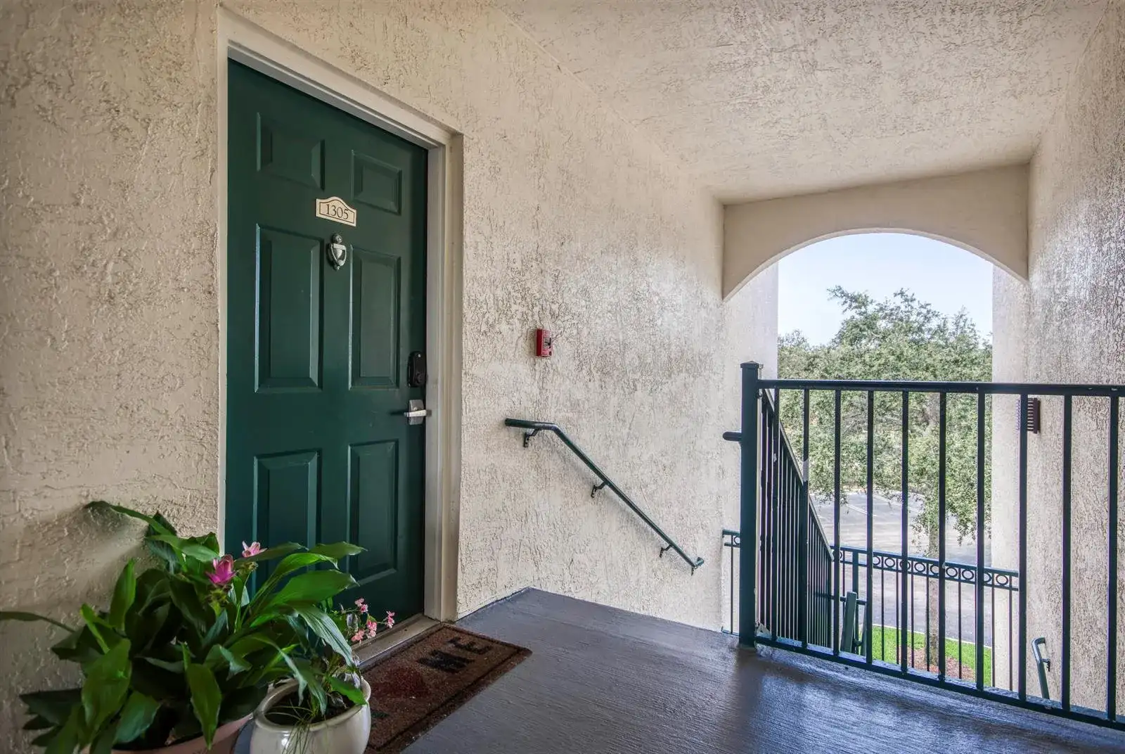 1305 Myrtlewood Circle E, Palm Beach Gardens FL 33418 photo 2