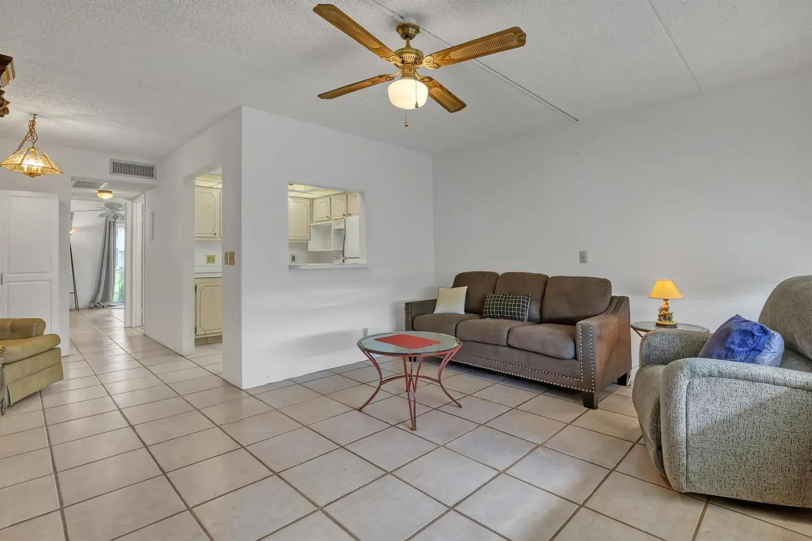 400 VILLAGE GREEN Circle W # 117, Palm Springs FL 33461
