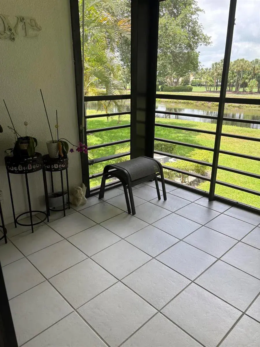 2910 SW 22ND Circle # 212E, Delray Beach FL 33445