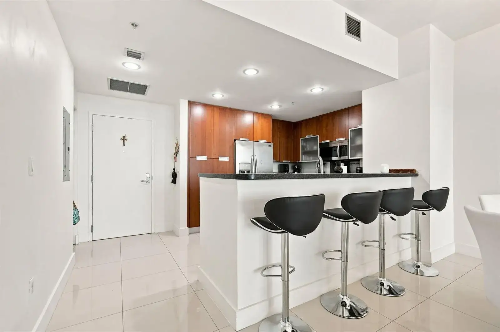 7901 HISPANOLA Avenue # 1008, North Bay Village FL 33141 photo 5