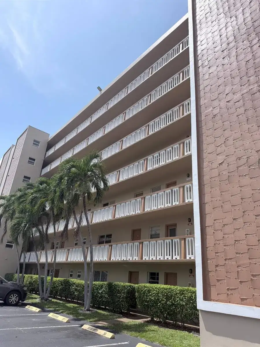900 NE 12th Avenue # 708, Hallandale Beach FL 33009 photo 3