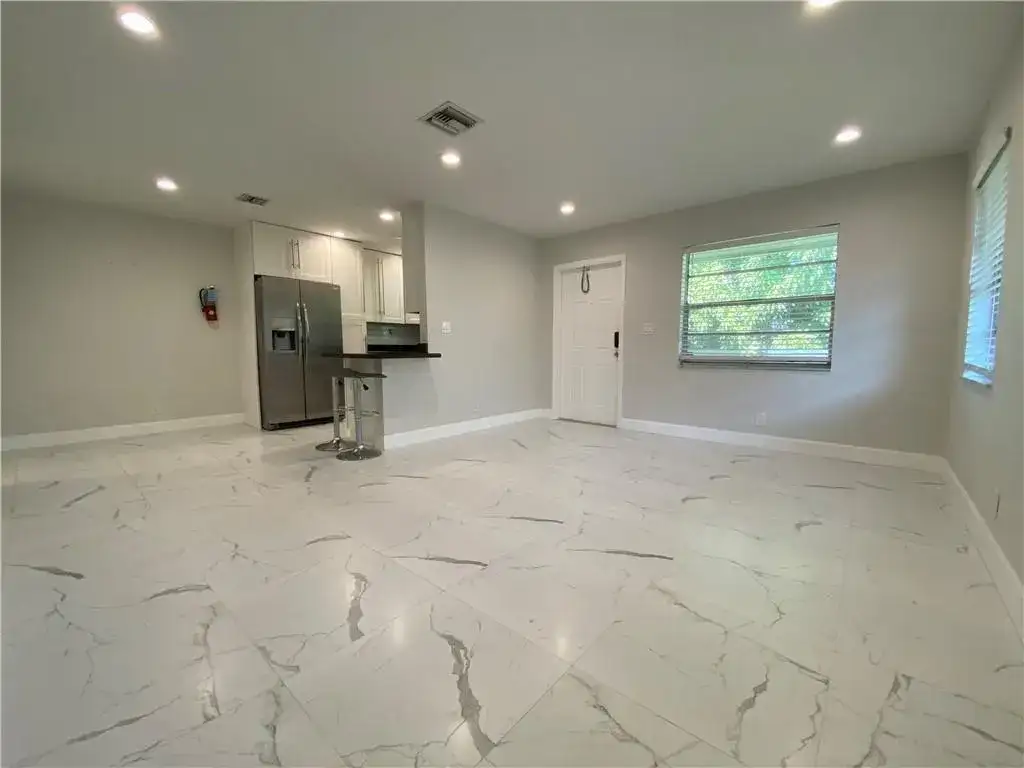 624 NE 10th Avenue # 5, Fort Lauderdale FL 33304 photo 3