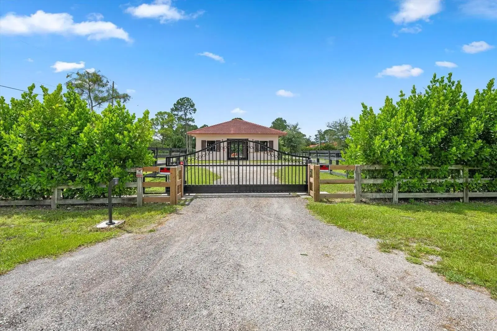 2440 Buck Ridge Trail, Loxahatchee FL 33470 photo 3