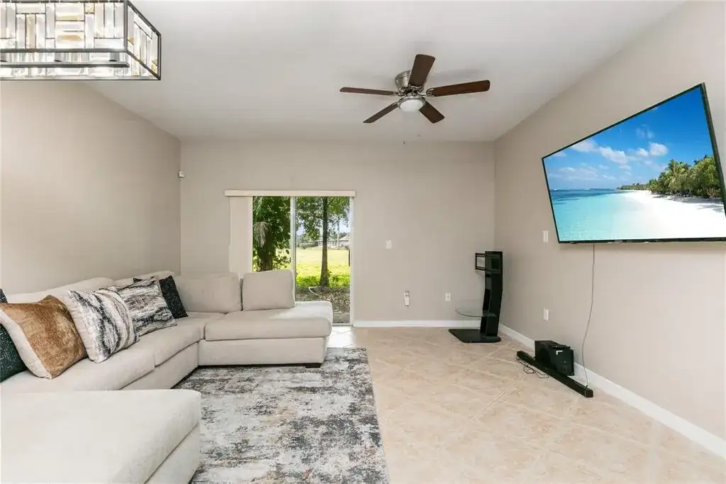 4408 Woodland Circle, Tamarac FL 33319 photo 3