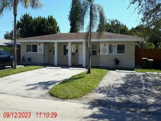 1901 NE 28th Street # 1, Lighthouse Point FL 33064
