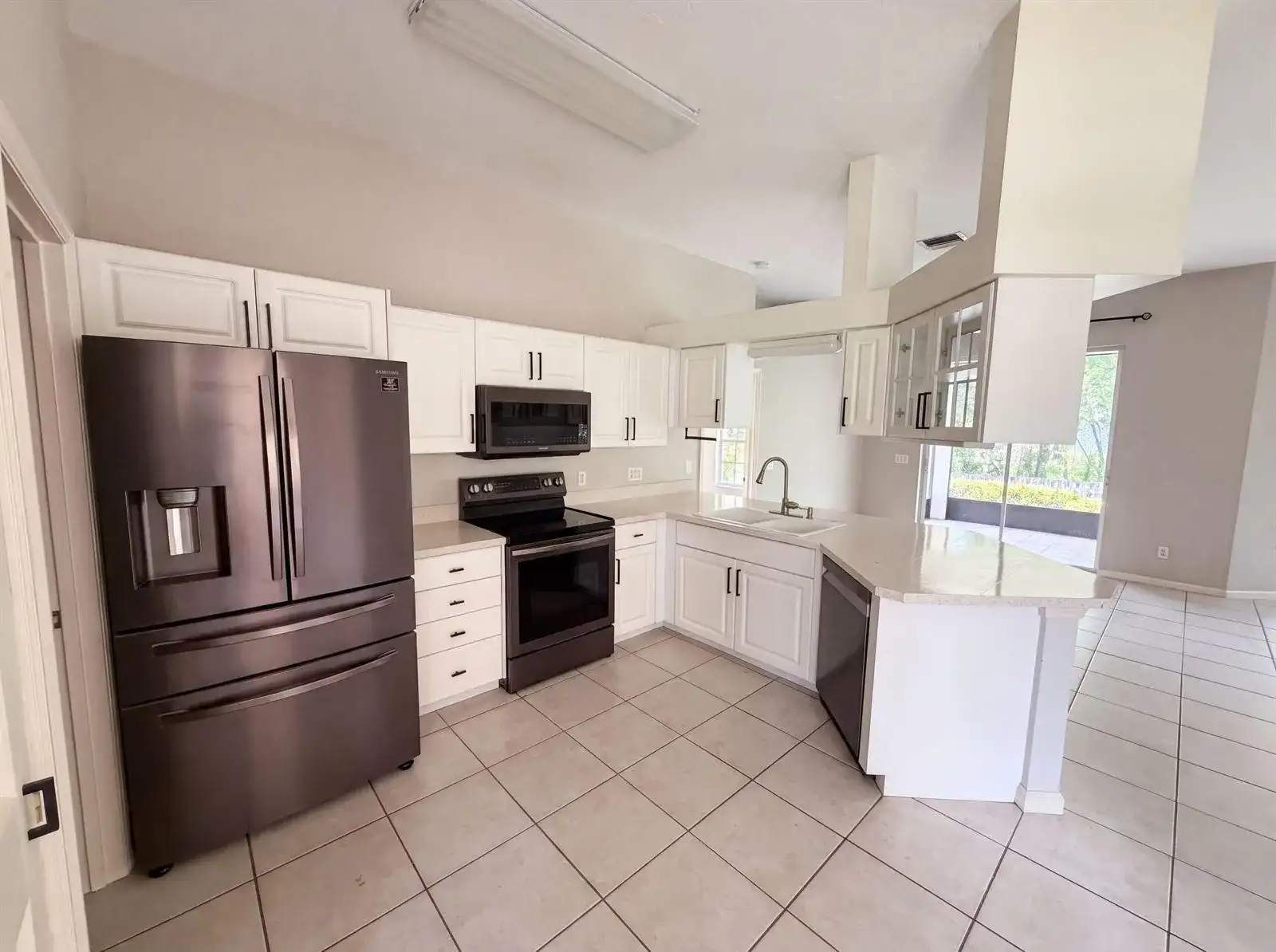 400 46th, Vero Beach FL 32968 photo 2